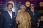 Anil Kapoor, Javed Akhtar at screen writers assocoation club event in Mumbai on 12th March 2012 (51).JPG